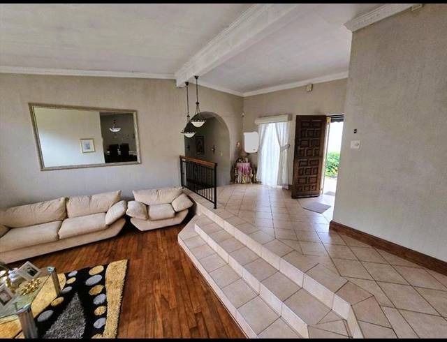 5 BEDROOM HOUSE FOR SALE IN BIRCHLEIGH